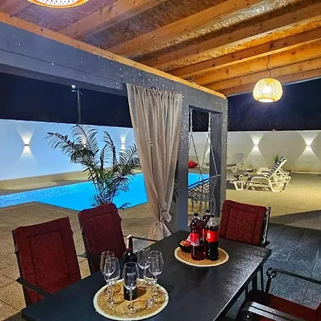 White Pearl Buna Villa *
