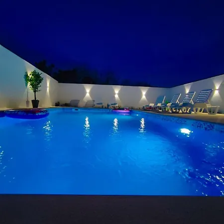 White Pearl Buna Villa Hodbina